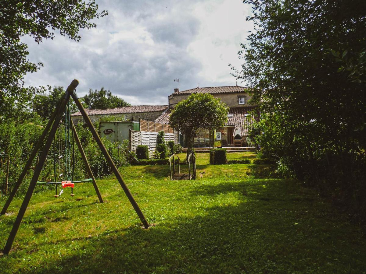 La Laujere Ivie - Gite & Piscine Privative Saint-Hilaire-du-Bois (Vendee) Exterior foto