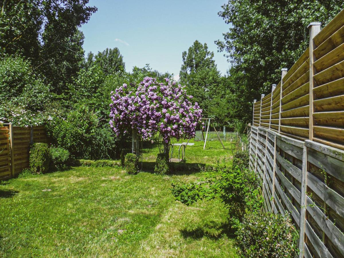 La Laujere Ivie - Gite & Piscine Privative Saint-Hilaire-du-Bois (Vendee) Exterior foto